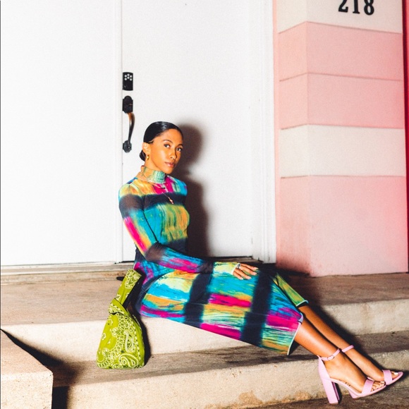 Meet your Posher, Teia - Picture 2 of 4